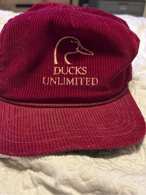 Vintage 1989/90 Ducks Unlimited Corduroy Cap in Burgundy